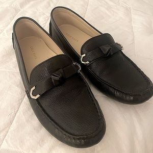 Cole Haan Black Leather Loafers Women’s Evelyn Bow Driver Flat